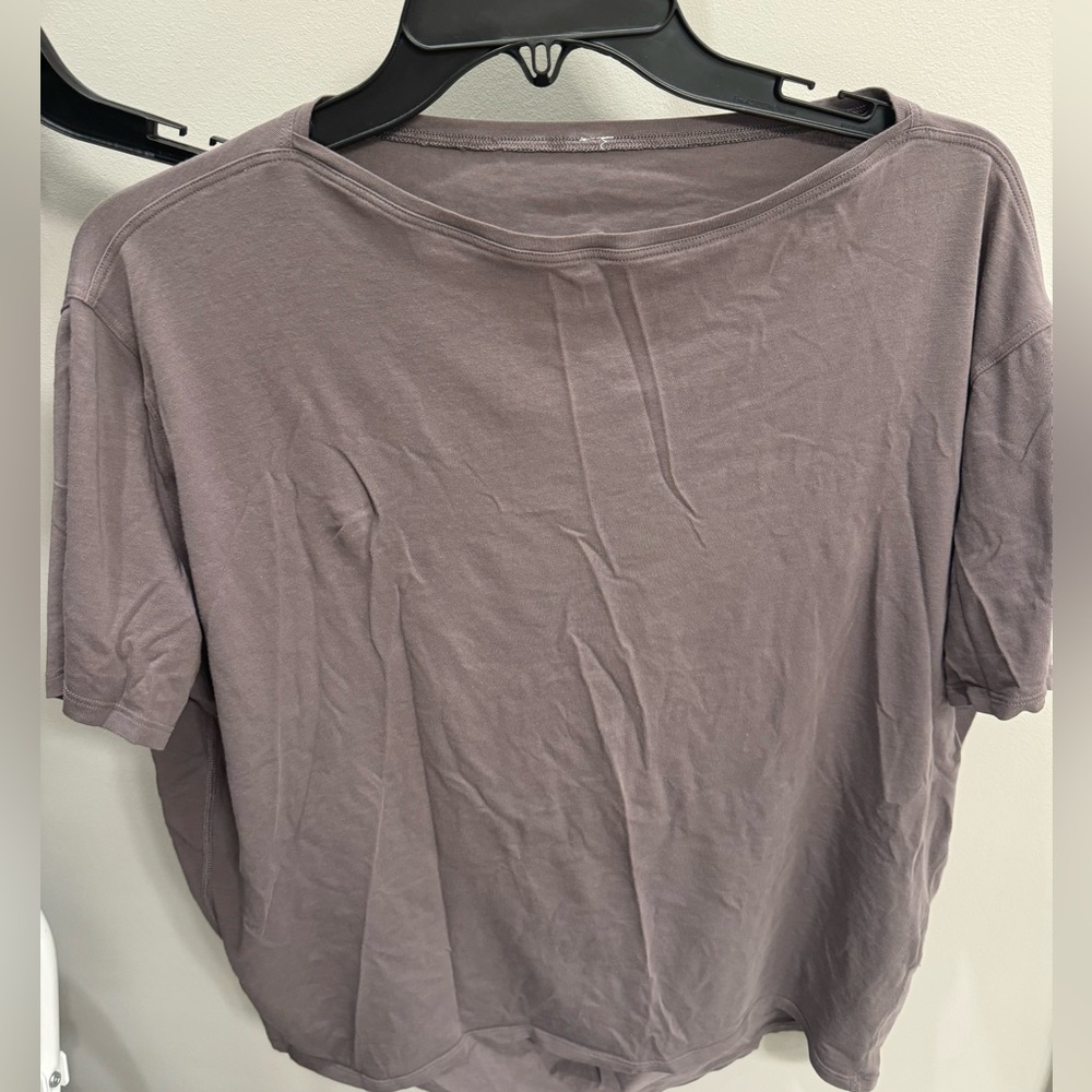 Lululemon Short Sleeve Shirt Size 6